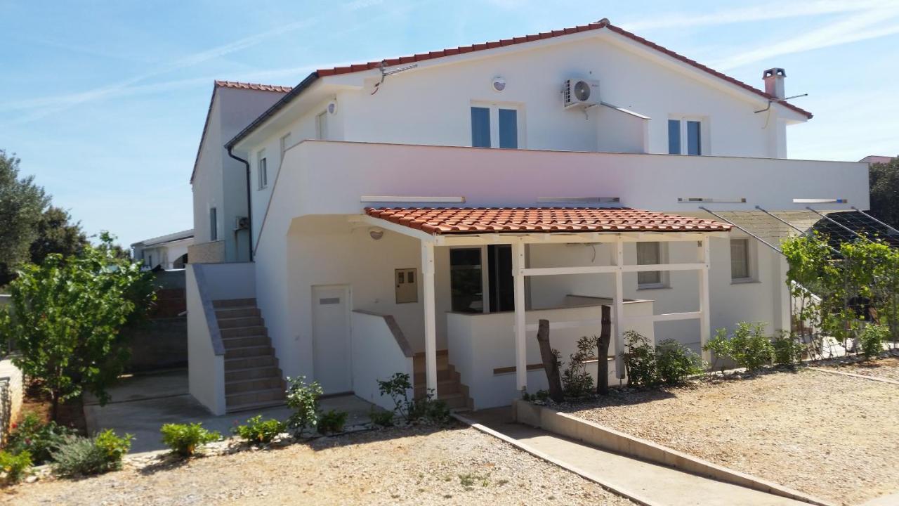 Apartments Maretic Мандре Екстериор снимка