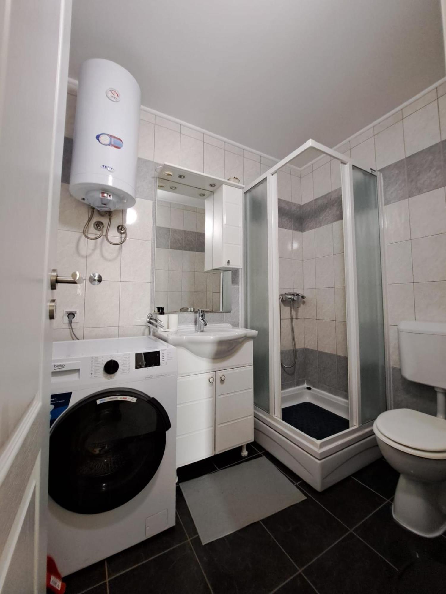 Apartments Maretic Мандре Екстериор снимка