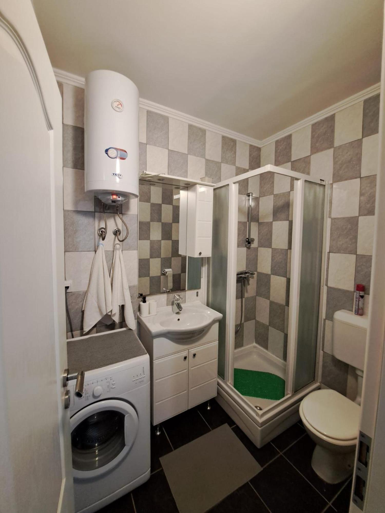 Apartments Maretic Мандре Екстериор снимка