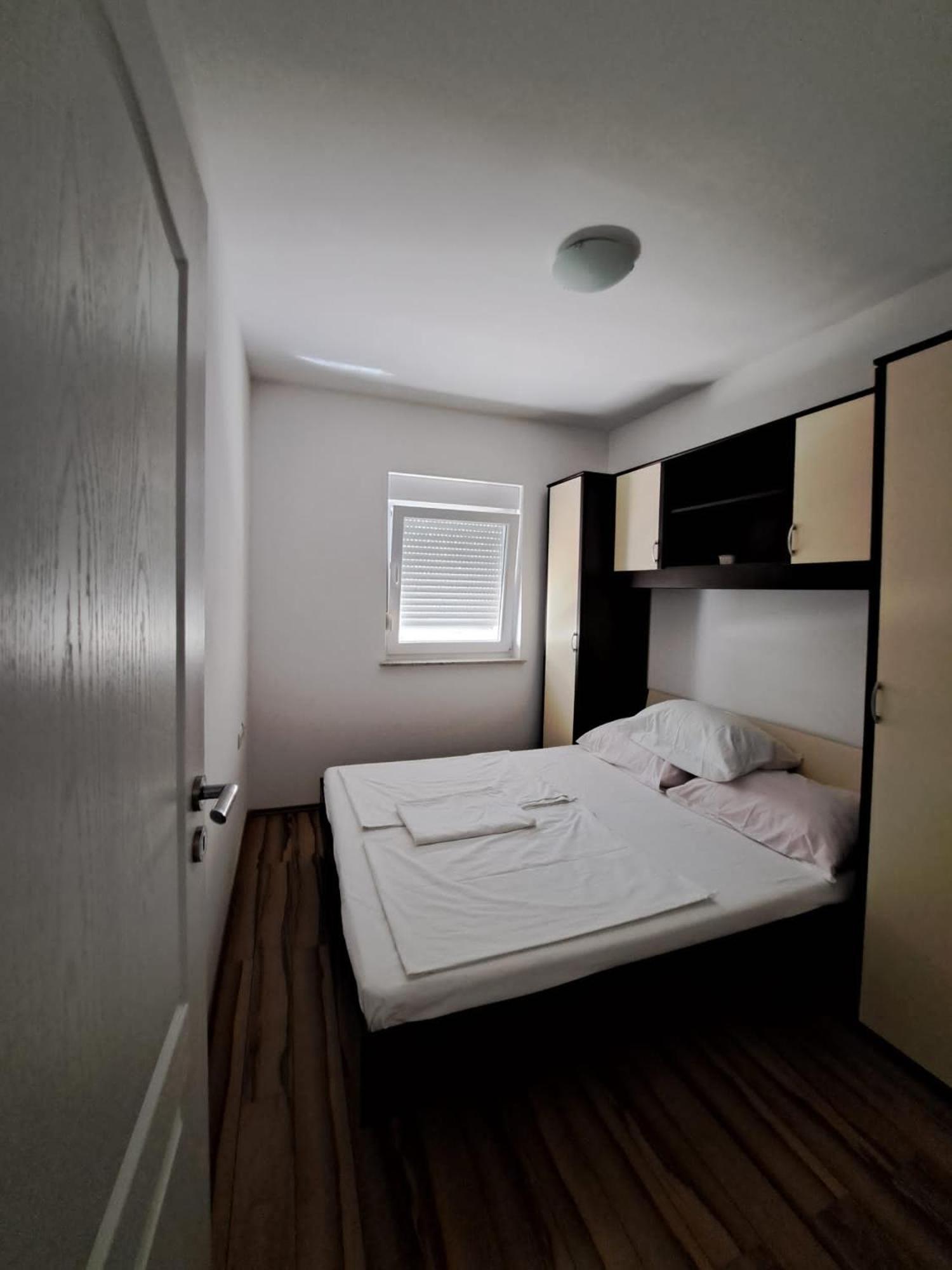 Apartments Maretic Мандре Екстериор снимка