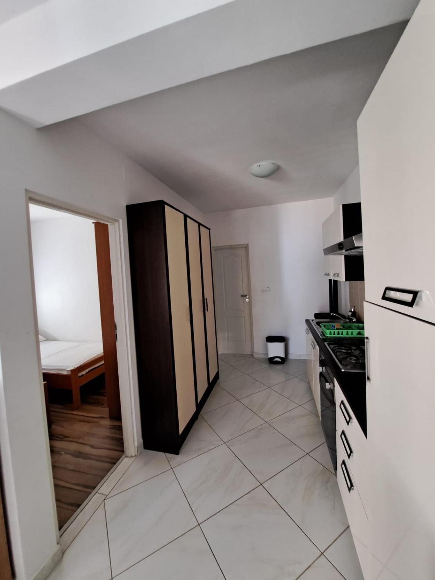 Apartments Maretic Мандре Екстериор снимка