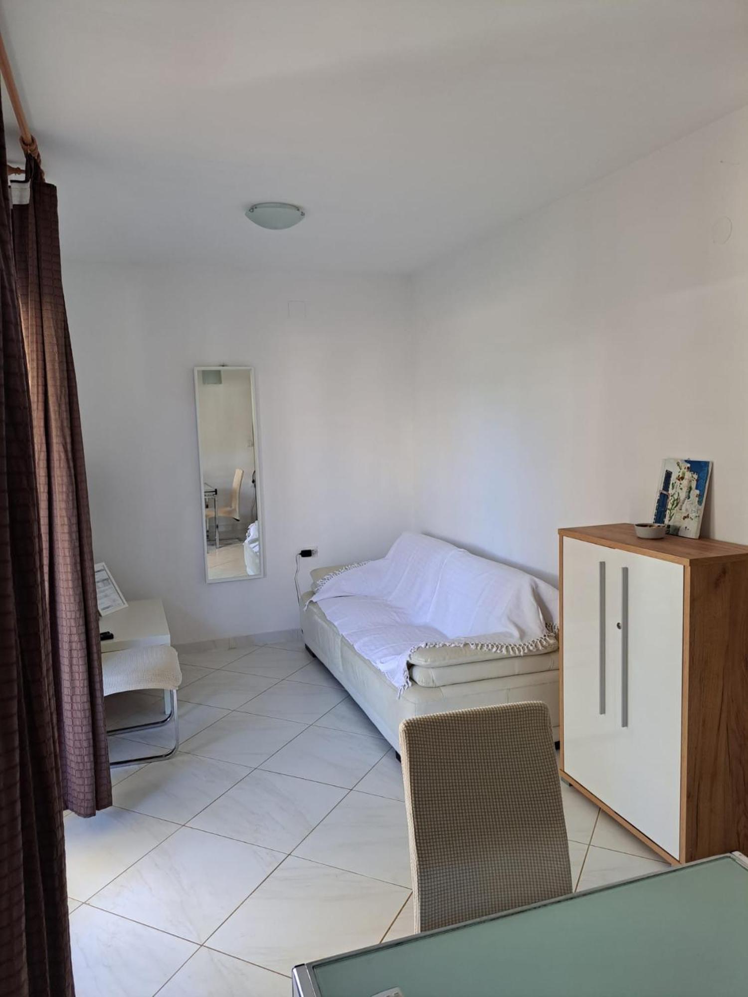 Apartments Maretic Мандре Екстериор снимка